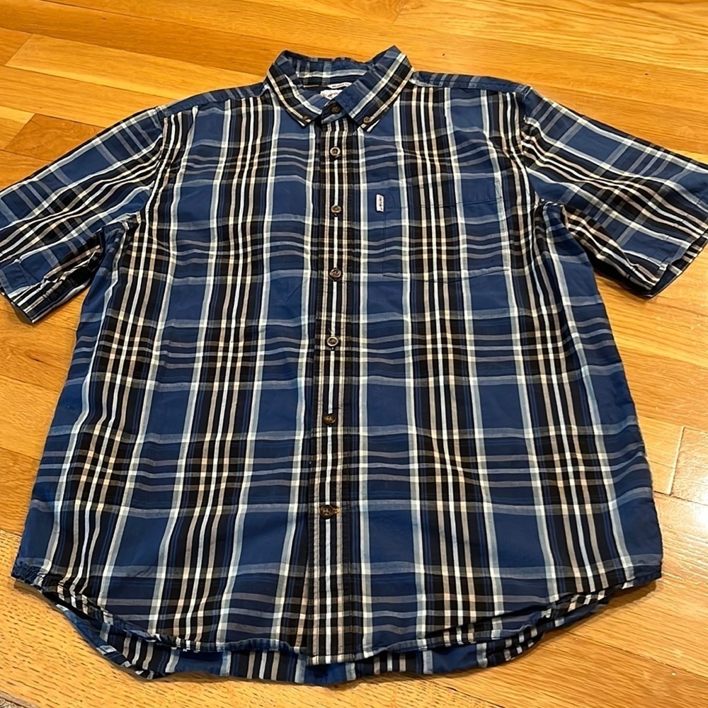 Carhartt men’s relaxed fit short sleeve button down shirt size large.